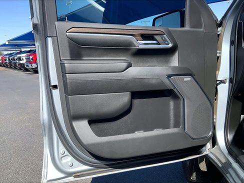 Used 2024 Chevrolet Silverado 1500 LT Trail Boss w/ Convenience Package II image 21