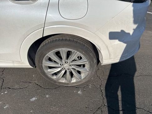 Certified 2025 Buick Envista Avenir image 12