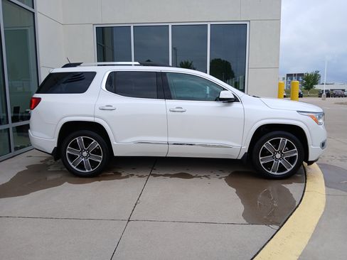 Used 2017 GMC Acadia Denali w/ Technology Package image 6