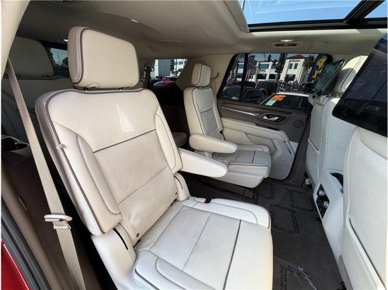 Used 2021 GMC Yukon Denali w/ Denali Premium Package AWD/4WD image 35