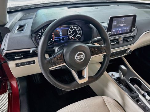 Used 2022 Nissan Altima 2.5 SV AWD/4WD image 22