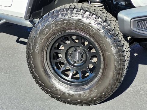 Used 2022 Jeep Gladiator Rubicon w/ Trailer Tow Package image 10