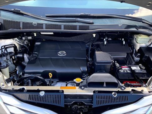 Used 2015 Toyota Sienna Limited FWD image 31