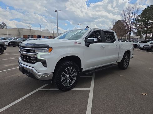 Used 2023 Chevrolet Silverado 1500 LT image 1