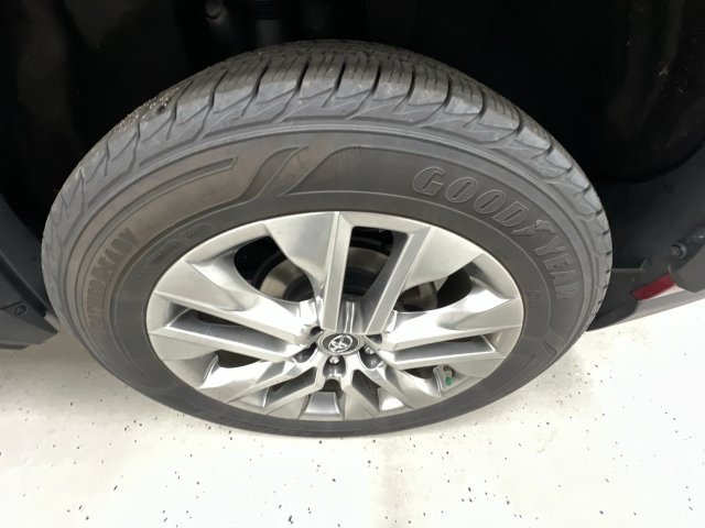Certified 2019 Toyota RAV4 XLE Premium w/ Cold Weather Package AWD/4WD image 33