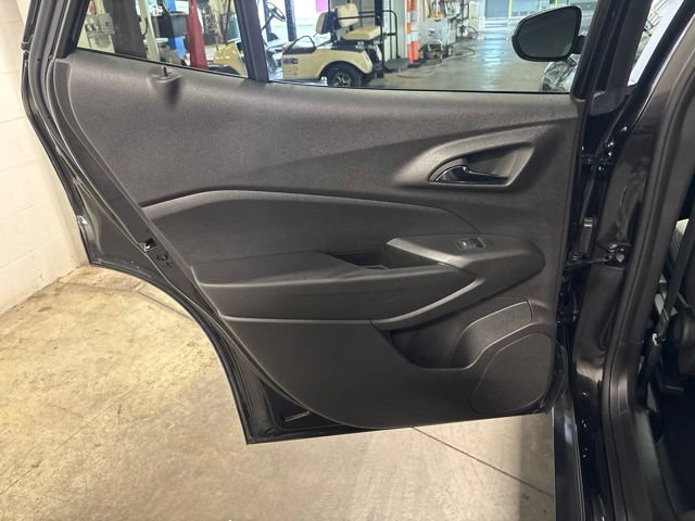 Used 2025 Chevrolet Trax LT FWD image 25