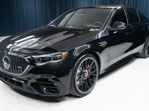 New 2026 Mercedes-Benz E 53 AMG e 4MATIC Sedan image 1