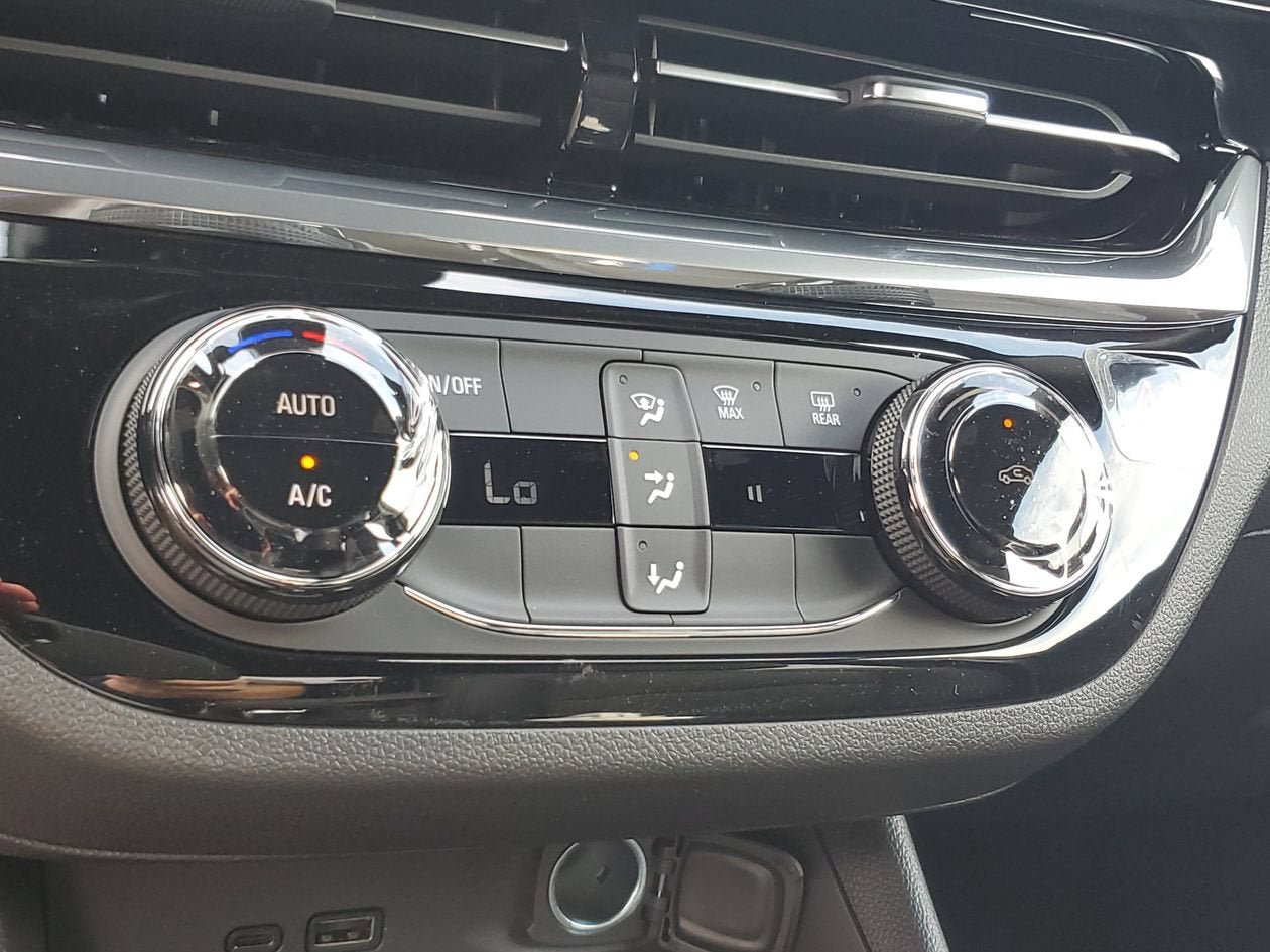New 2026 Buick Envista Sport Touring w/ Convenience II Package FWD image 22