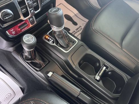 Used 2023 Jeep Gladiator Mojave w/ Trailer Tow Package AWD/4WD image 39