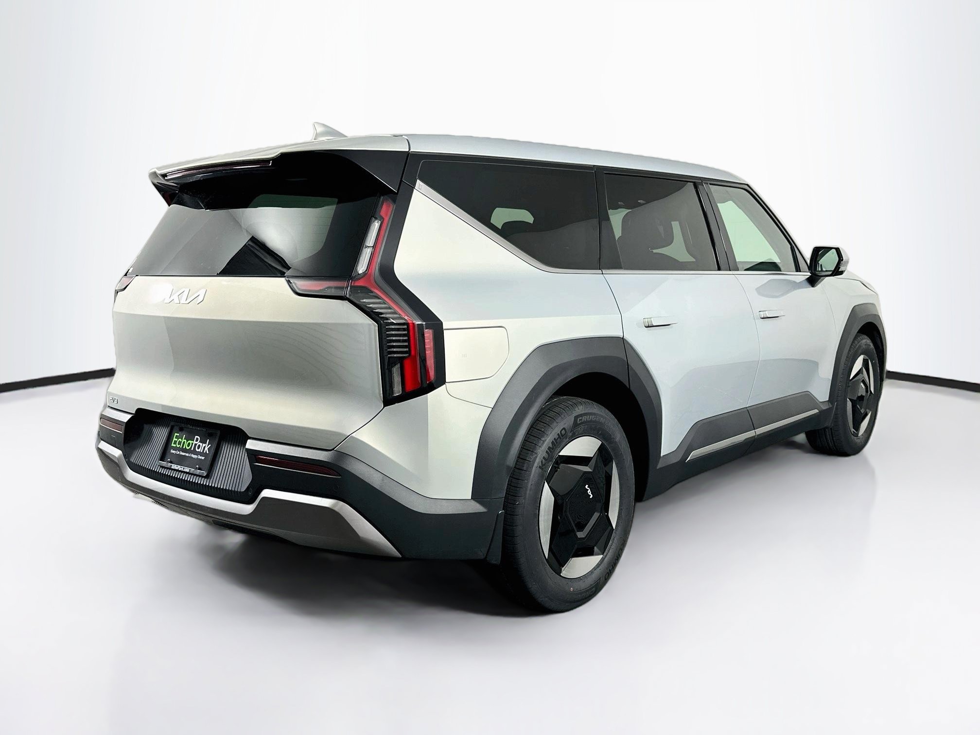 Used 2024 Kia EV9 Light Long Range RWD image 9