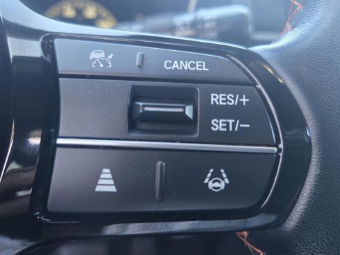 Used 2025 Honda Pilot Sport image 21