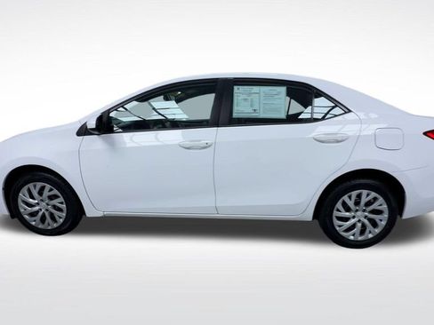 Used 2017 Toyota Corolla LE w/ Carpet Mat Package (TMS) FWD image 5