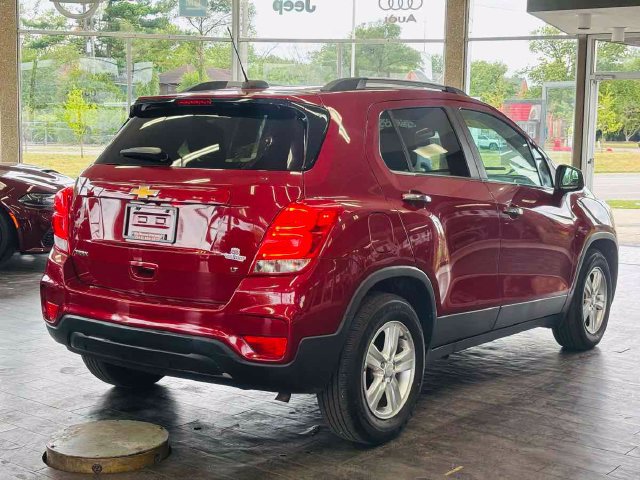 Used 2019 Chevrolet Trax LT w/ LT Convenience Package FWD image 7