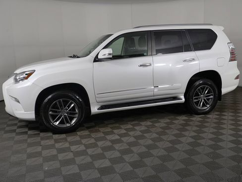 Used 2018 Lexus GX 460 image 18