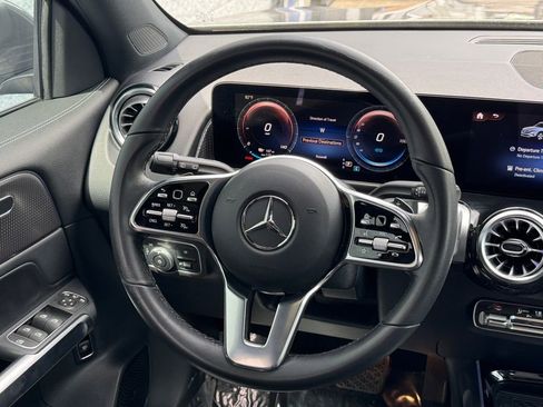 Used 2023 Mercedes-Benz EQB 300 4MATIC w/ Exclusive Package image 31