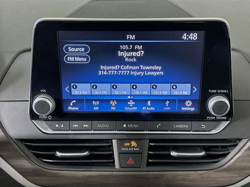 Used 2025 Nissan Altima 2.5 SV FWD image 21