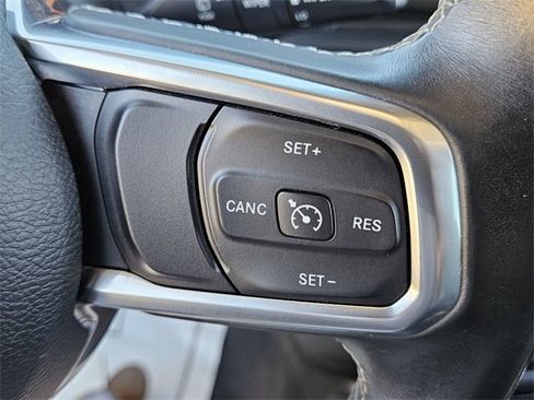 Used 2019 Jeep Wrangler Unlimited Sahara image 23