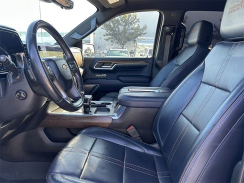 Used 2022 Chevrolet Silverado 1500 High Country w/ Technology Package image 14