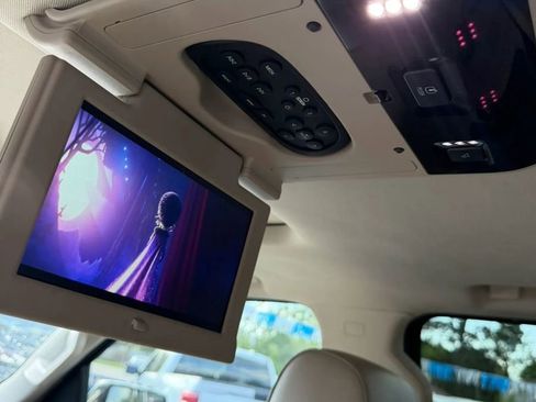 Used 2018 GMC Yukon XL Denali w/ Open Road Package image 17