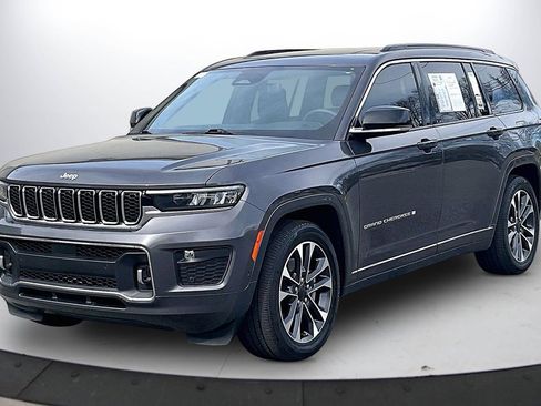 Certified 2024 Jeep Grand Cherokee L Overland w/ Luxury Tech Group IV image 4