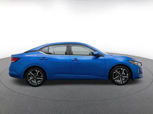 Used 2025 Nissan Sentra SV FWD image 10