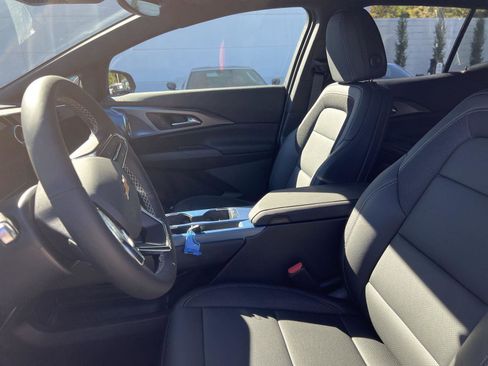 New 2026 Chevrolet Equinox EV LT image 28