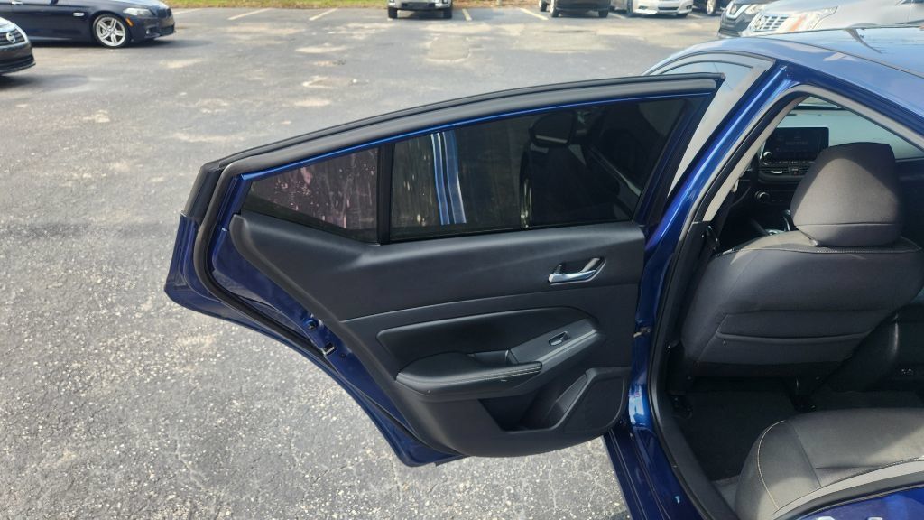 Used 2019 Nissan Altima 2.5 S FWD image 11