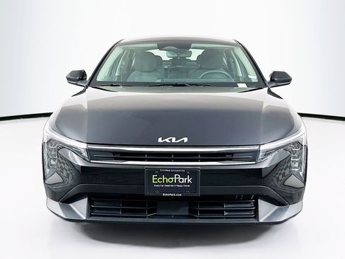 Used 2025 Kia K4 LXS image 2