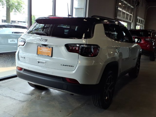 Used 2024 Jeep Compass Limited AWD/4WD image 6