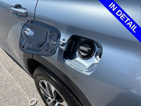 Used 2024 Toyota Highlander XLE AWD/4WD image 21