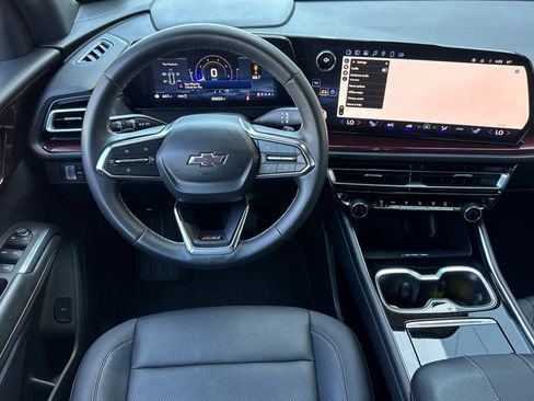 Used 2025 Chevrolet Traverse Z71 image 17