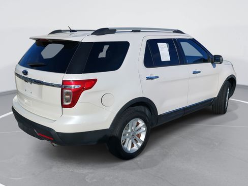 Used 2013 Ford Explorer XLT image 5