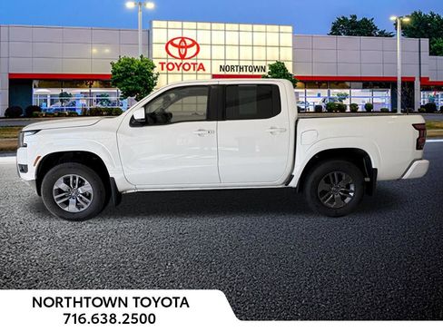 Used 2025 Nissan Frontier SV w/ SV Convenience Package AWD/4WD image 2