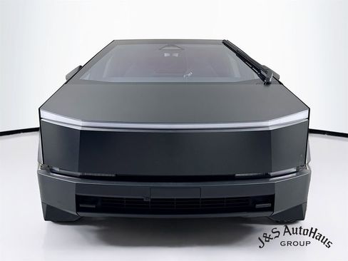 Used 2024 Tesla Cybertruck AWD Crew Cab image 2