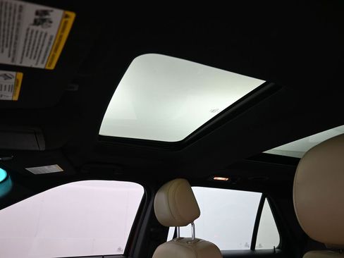 Used 2016 Ford Explorer XLT w/ Equipment Group 202A image 15