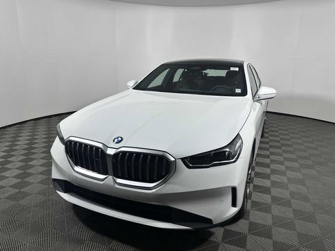 New 2026 BMW 530i xDrive w/ Premium Package image 7
