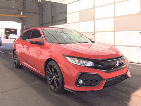 Used 2018 Honda Civic Sport image 6