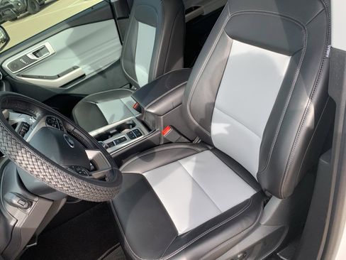 Used 2024 Ford Explorer XLT w/ Equipment Group 202A image 16