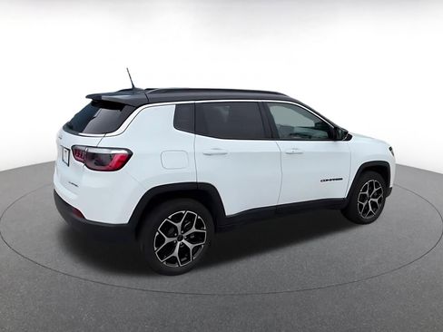 Used 2025 Jeep Compass Limited AWD/4WD image 15