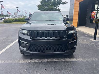 Used 2024 Jeep Grand Cherokee Limited w/ Black Appearance Package