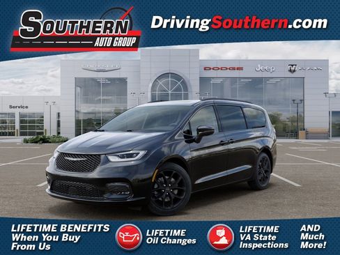 New 2026 Chrysler Pacifica Limited w/ S Appearance Package AWD/4WD image 1