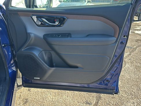 Used 2025 Subaru Forester Sport w/ Popular Package image 17