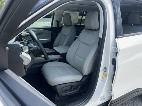 New 2026 Ford Explorer Active w/ Active Comfort Package AWD/4WD image 15