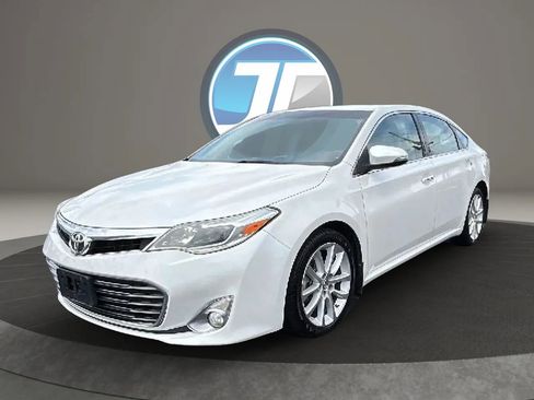 Used 2013 Toyota Avalon XLE Touring FWD image 18