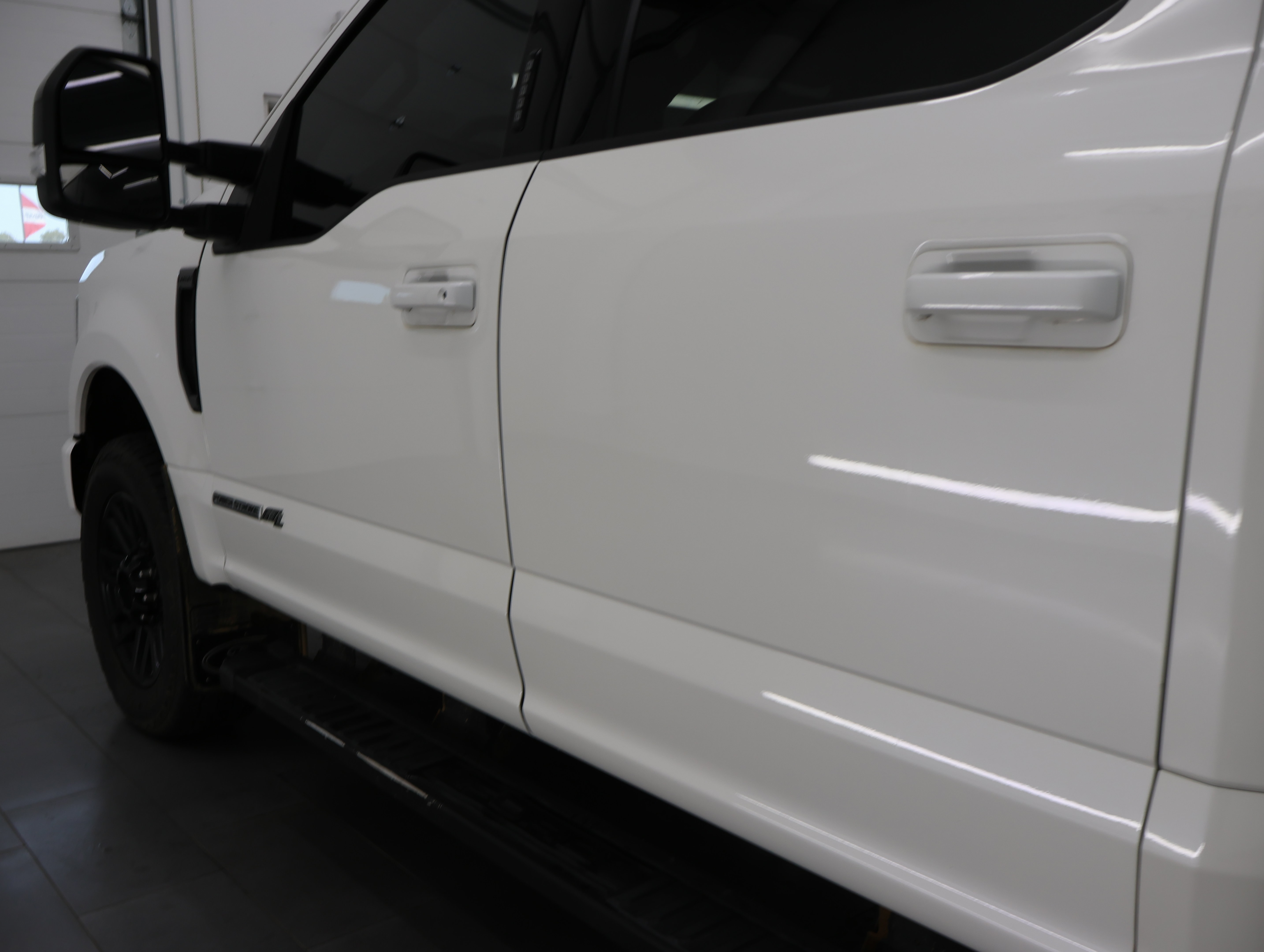 Used 2022 Ford F350 Lariat w/ Black Appearance Package AWD/4WD image 30