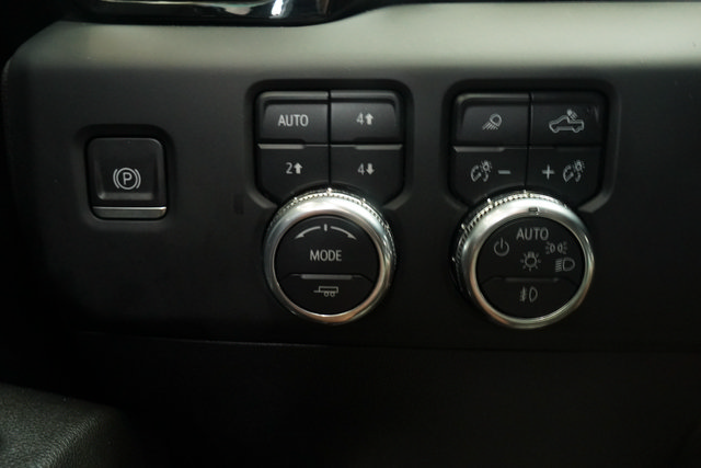Used 2024 GMC Sierra 1500 AT4 w/ Technology Package AWD/4WD image 16