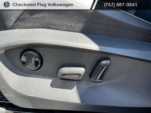 Used 2024 Volkswagen Tiguan SE R-Line w/ MDO Package, Two-Row AWD/4WD image 24