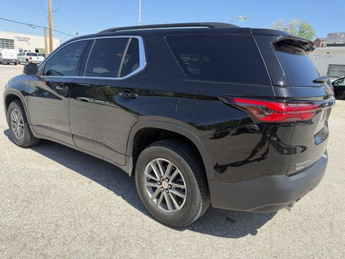 Used 2023 Chevrolet Traverse LT image 5