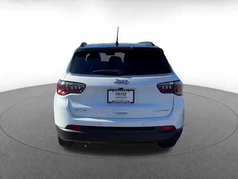 Used 2025 Jeep Compass Limited image 12