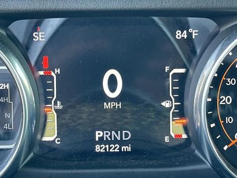 Used 2018 Jeep Wrangler Unlimited Sahara AWD/4WD image 30